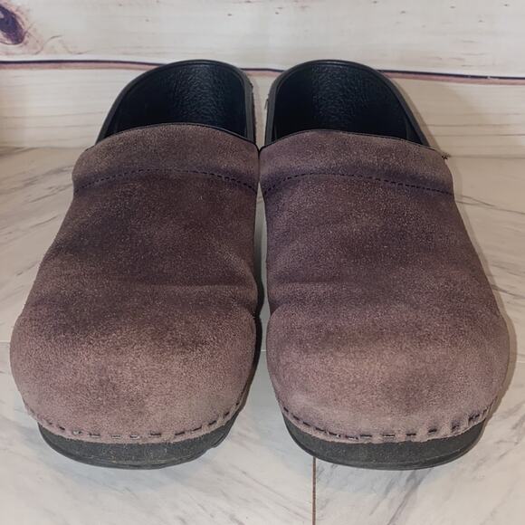 Dansko Brown Suede Leather Clogs Size 42 / 12 - Picture 3 of 15